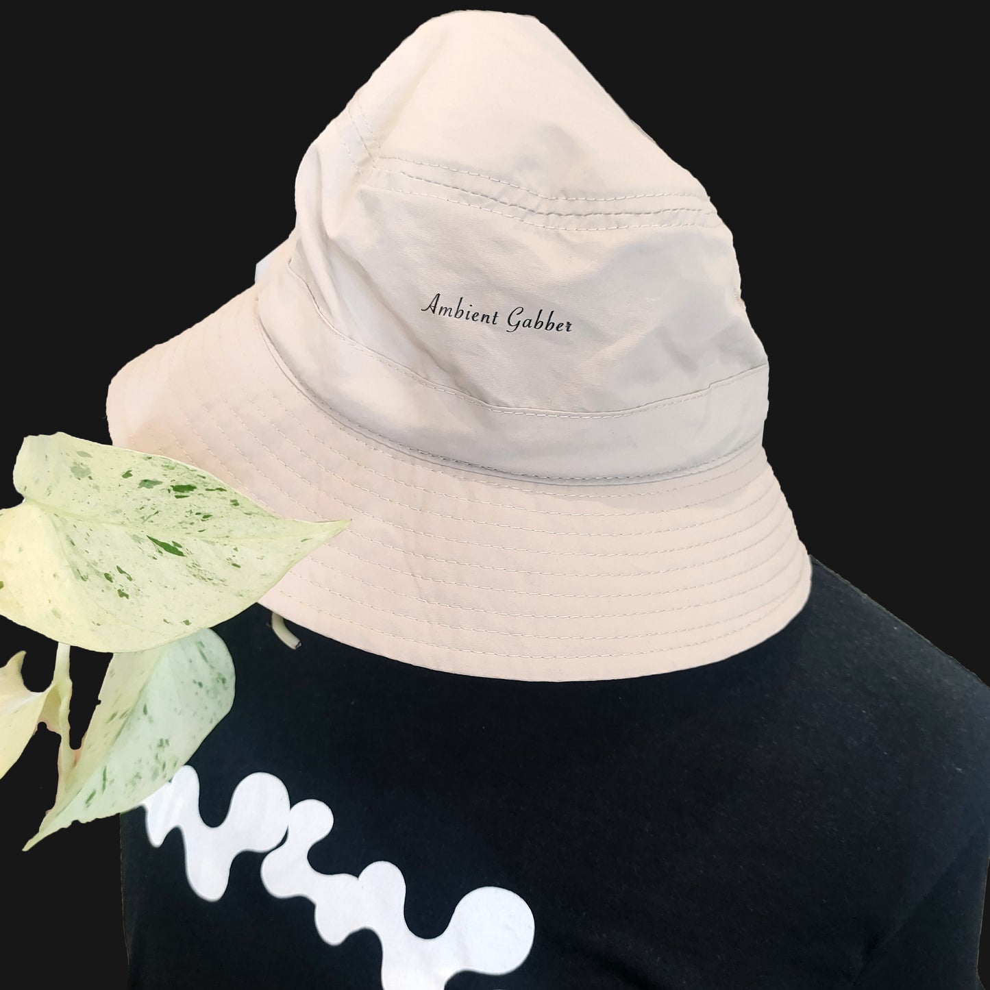 HER 他 - "AMBIENT GABBER" BUCKET HAT