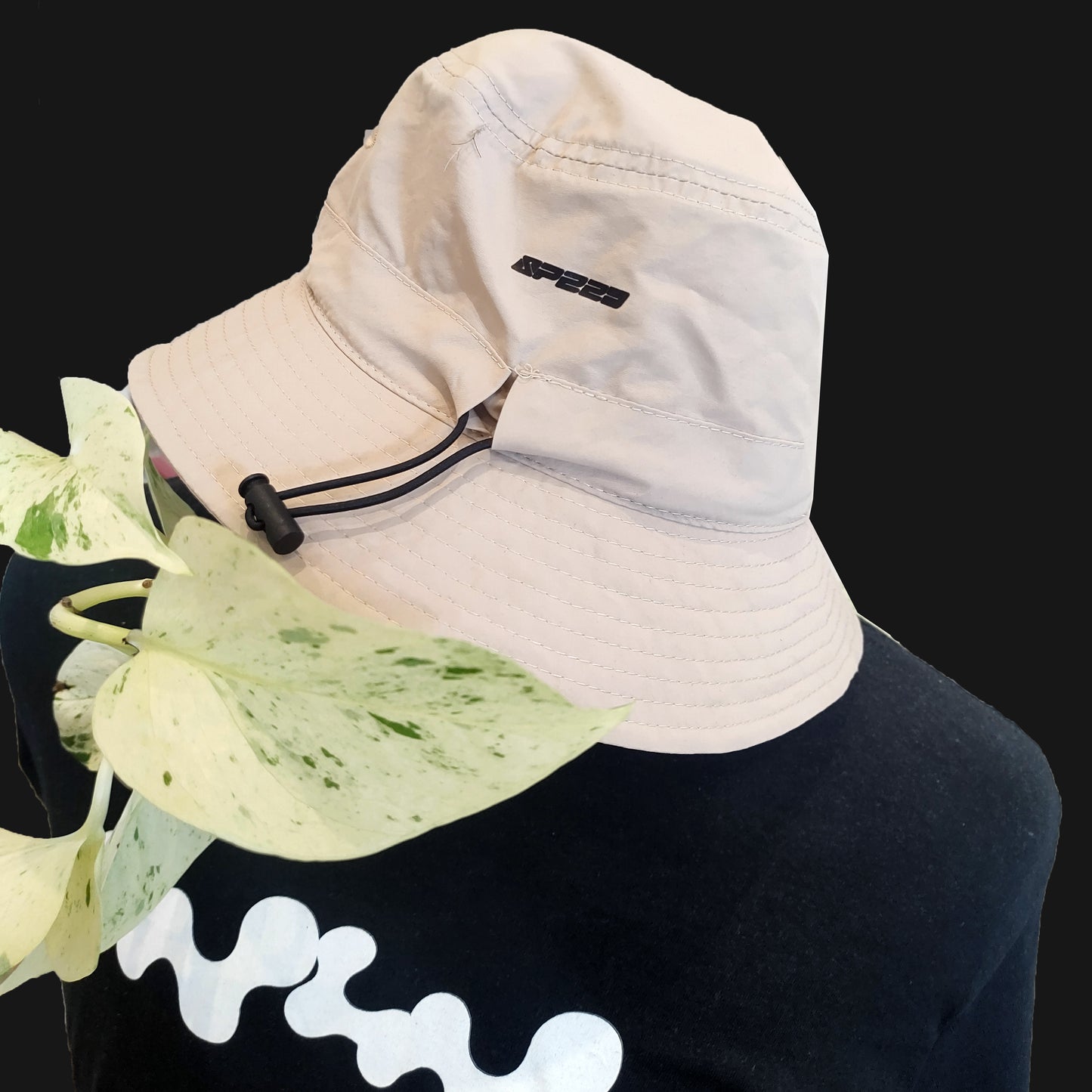 HER 他 - "AMBIENT GABBER" BUCKET HAT