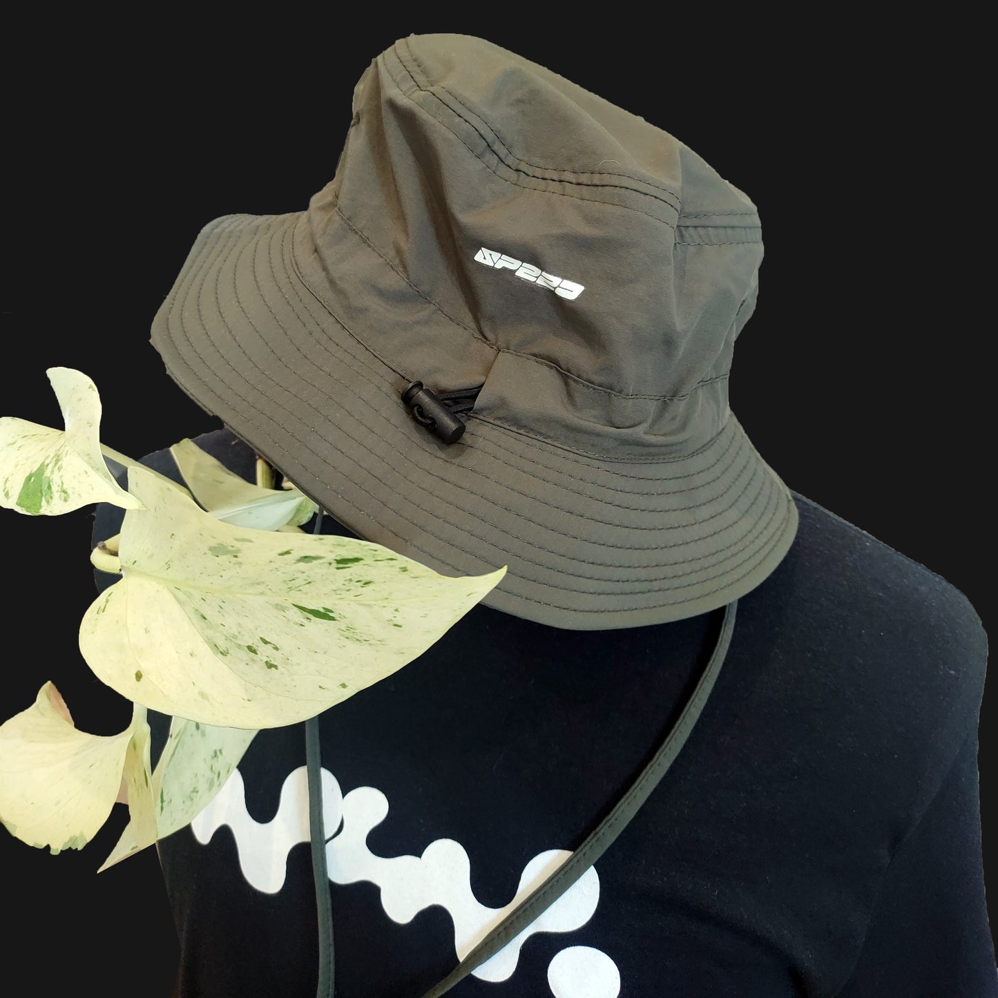 HER 他 - "AMBIENT GABBER" BUCKET HAT